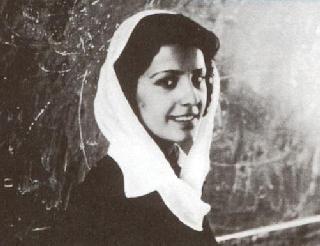 Marya, bachelire en 1976
